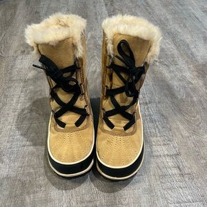 Woman’s Sorel winter boots